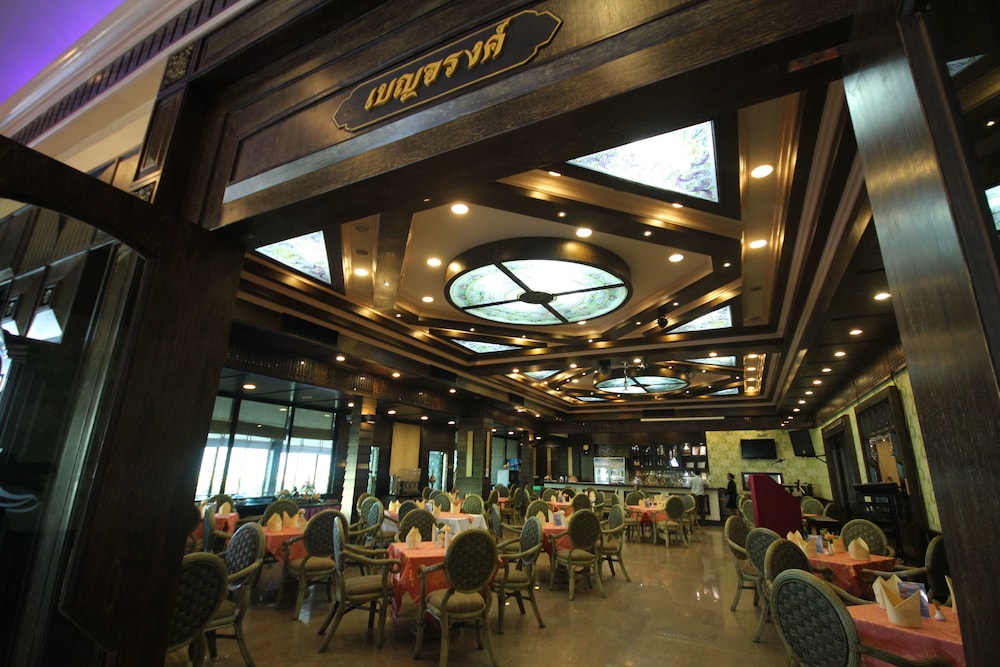 RueanPhae Royal Park Hotel 5/50