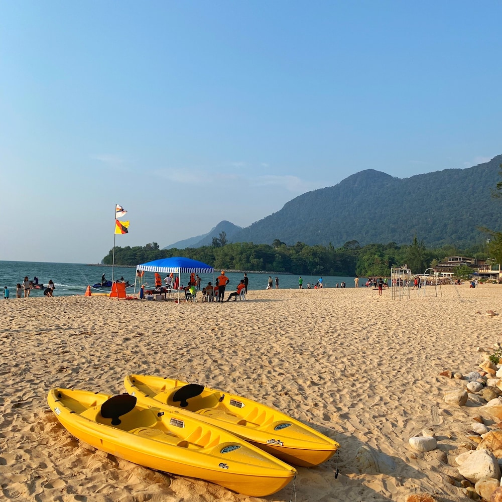 DAMAI BEACH RESORT 60/63