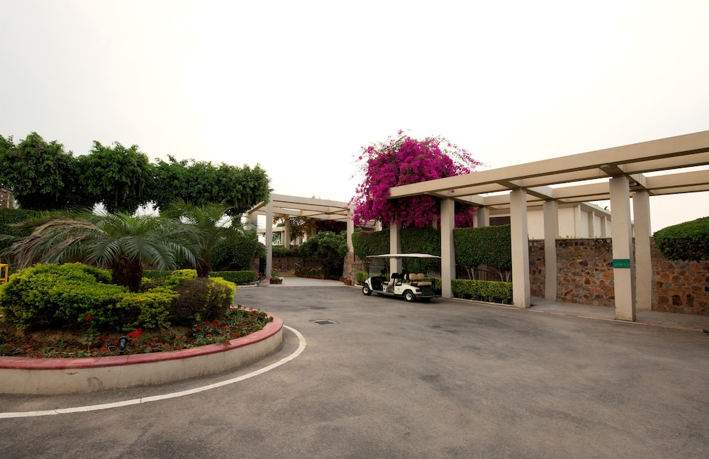 Lemon Tree Hotel Tarudhan Valley 30/38