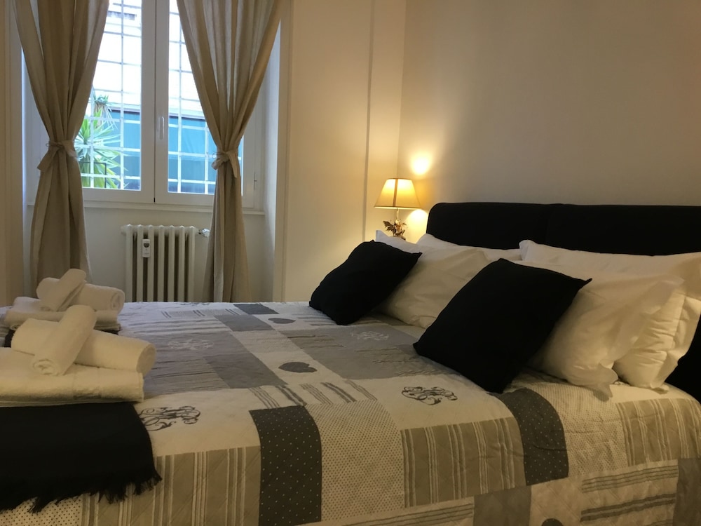 Le Fate Suites 5/26