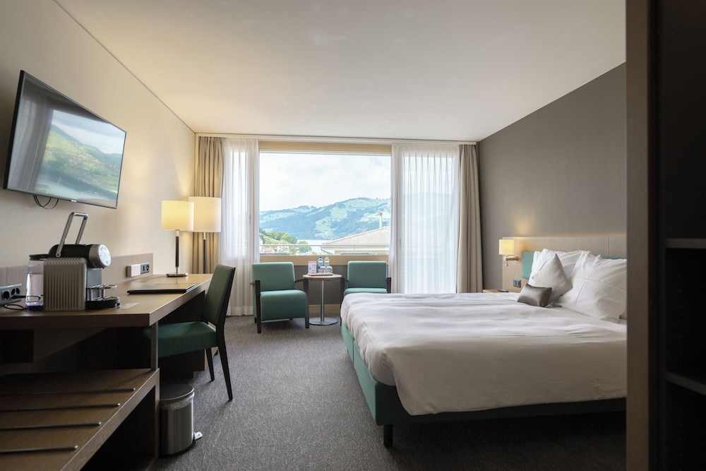 Economy, Twin Beds, Lake Side