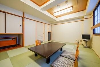 Traditional, Multiple Beds