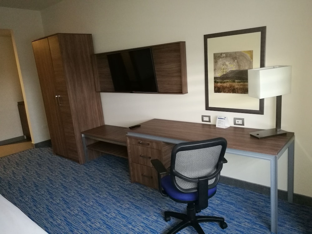 Holiday Inn Express And Suites Ciudad Obregon 63/77