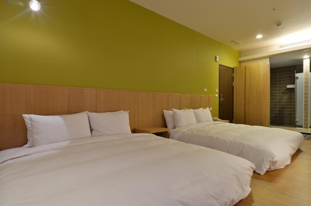 In Young Hotel 18/41