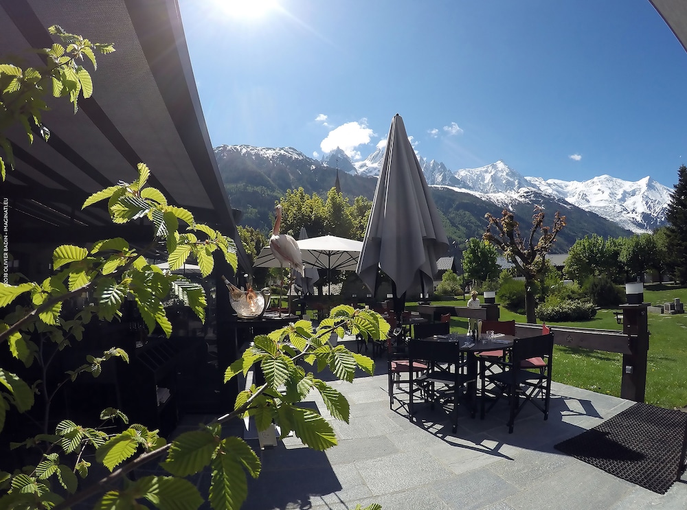 Chalet Hotel Le Castel 71/74