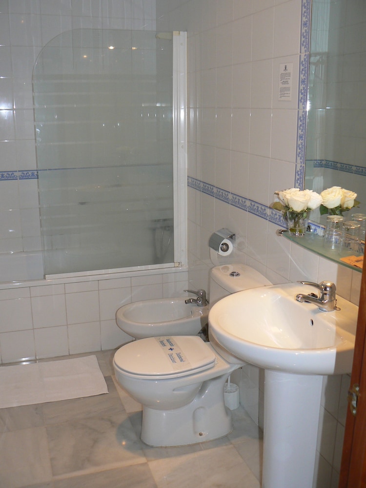 Hotel Dona Blanca 38/41