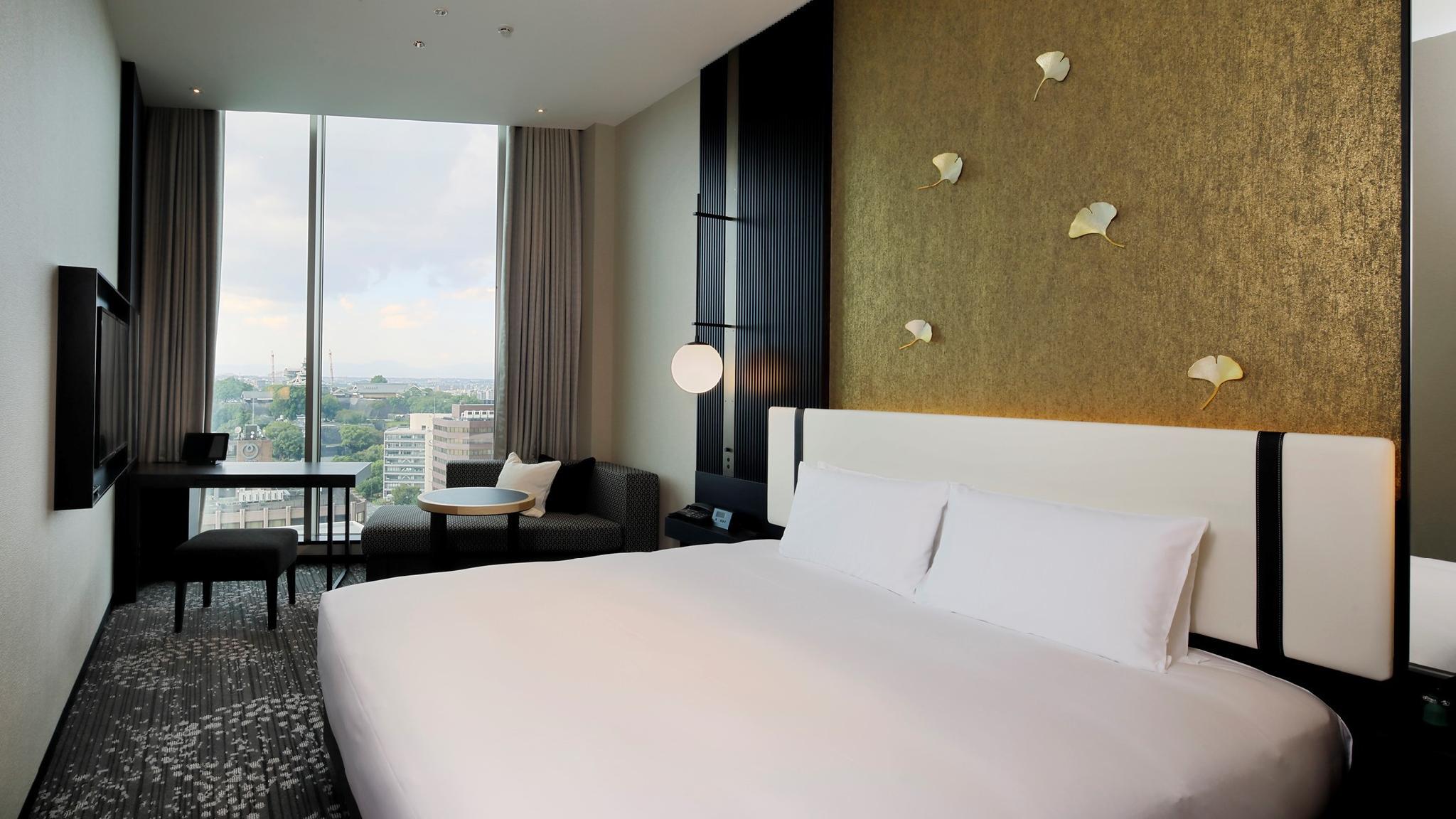 Deluxe, King Bed, Castle View