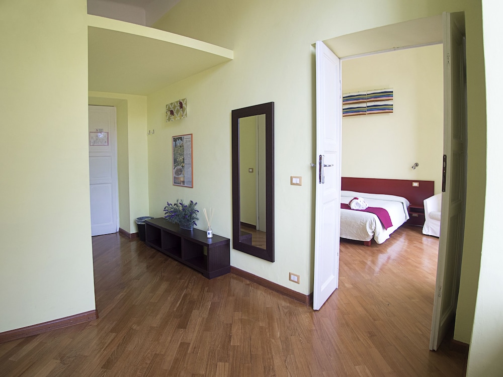 Residenza Viani Guesthouse 10/26