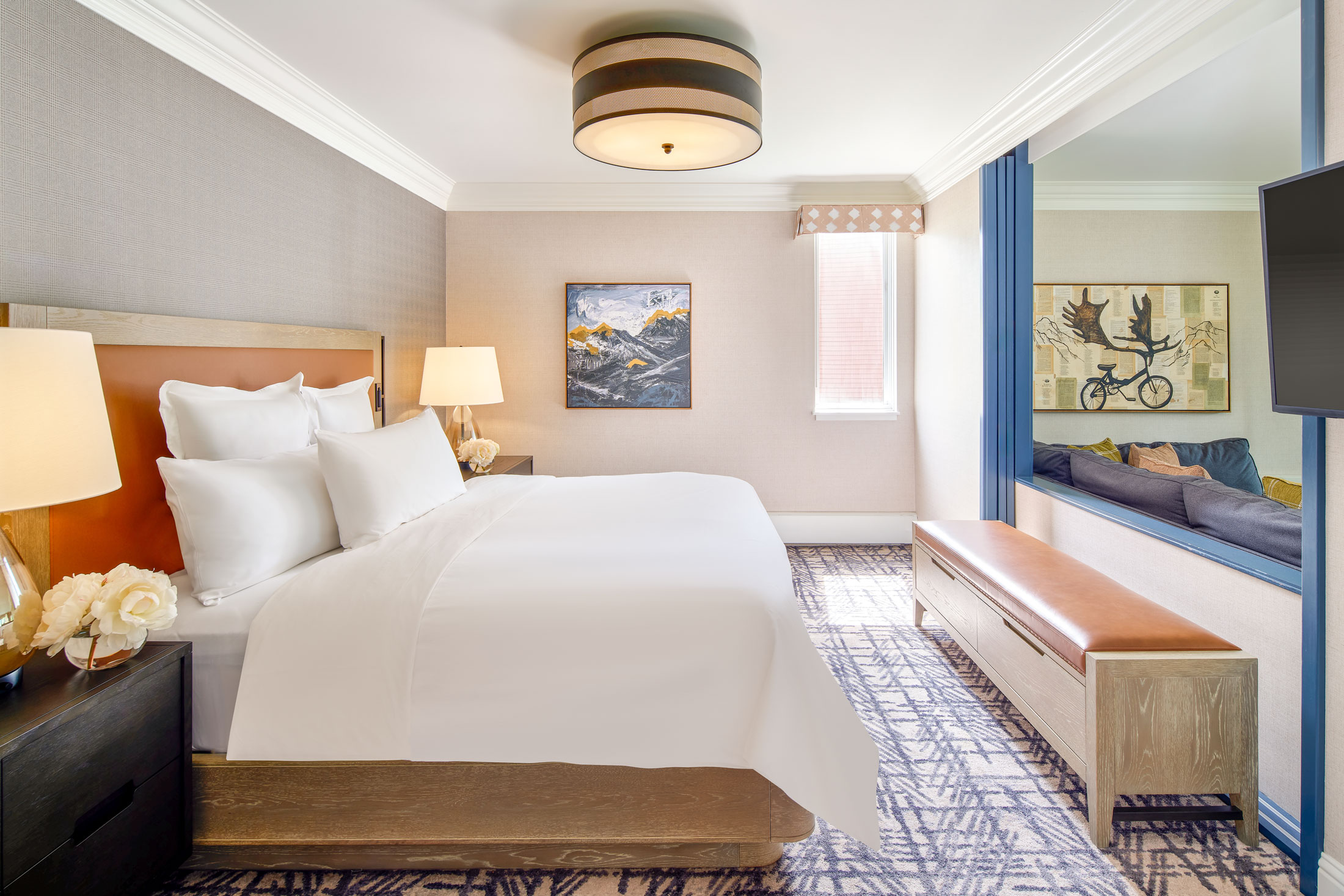 Suite, King Bed, Partial Lake View, Lake Front, Living Area, Hot Tub, Terrace