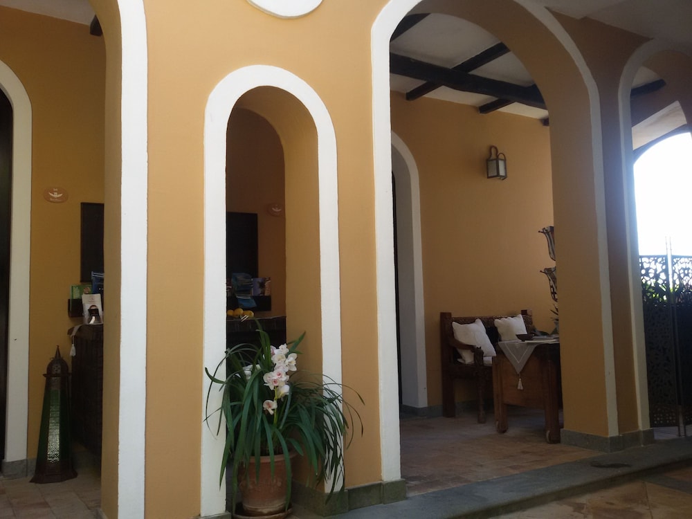 MARULIVO HOTEL 2/50