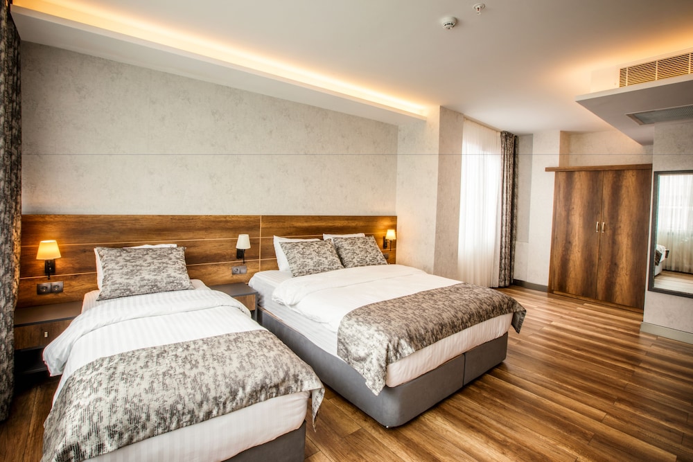 Life Point Hotel 23/67