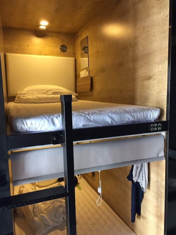 Cube Bed Station - Hostel 13/50