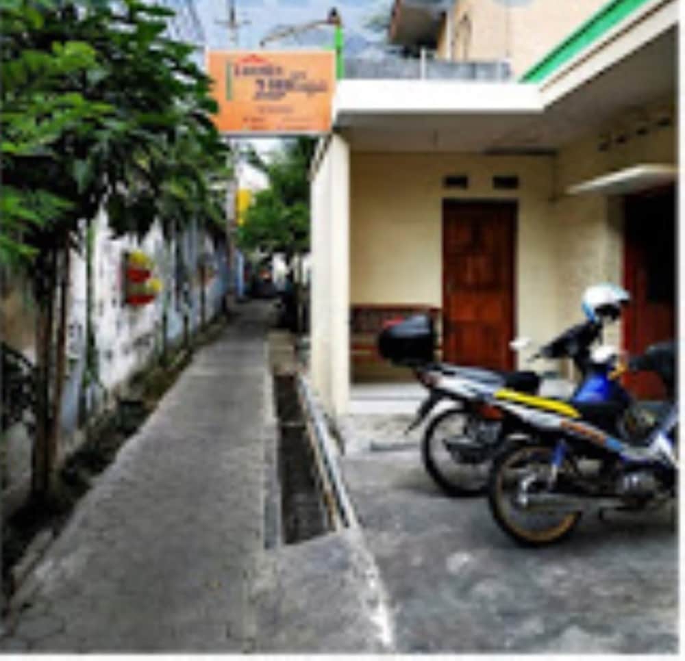 Losmen 2000 tiga malioboro 15/19