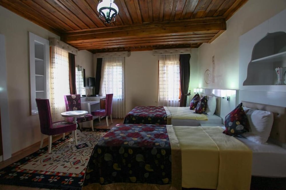 Bacchus Pension 28/49