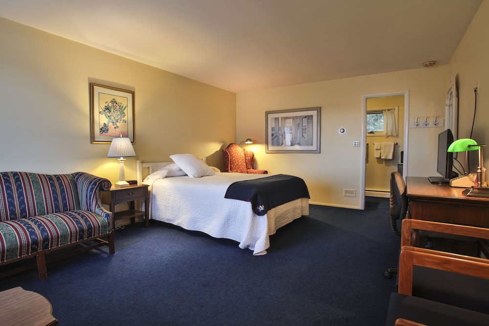 Bay Inn of Petoskey 14/68