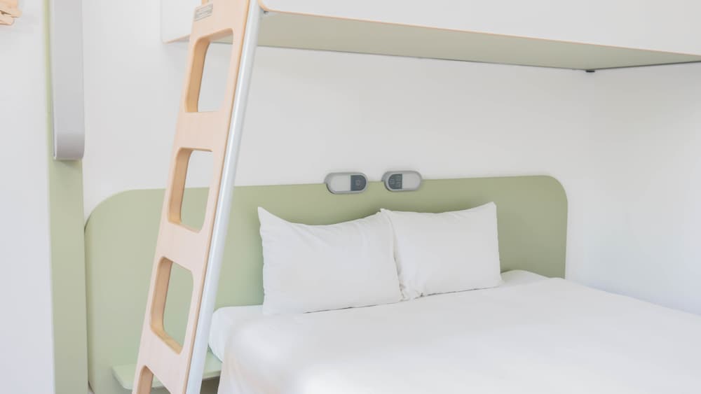 Ibis Girona Costa Brava 36/50