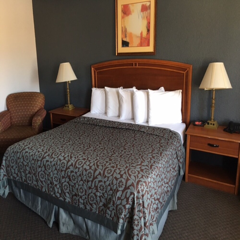 Executive Inn Hebbronville 18/43