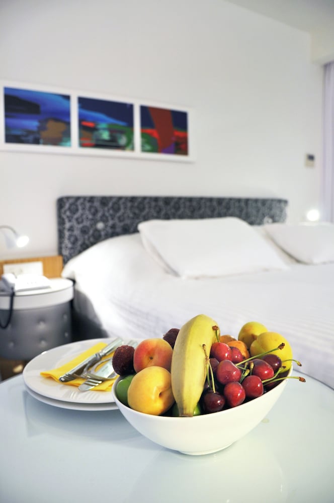 No 19 Boutique Hotel 57/69