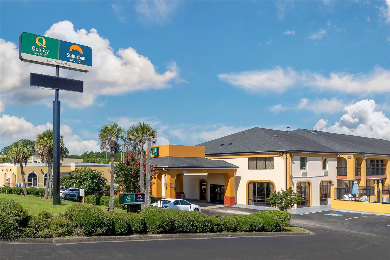 Quality Inn & Suites Orangeburg 2/32