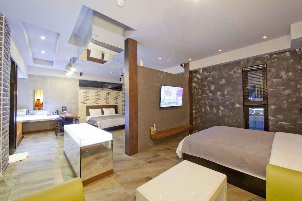 Hotel 109 26/73