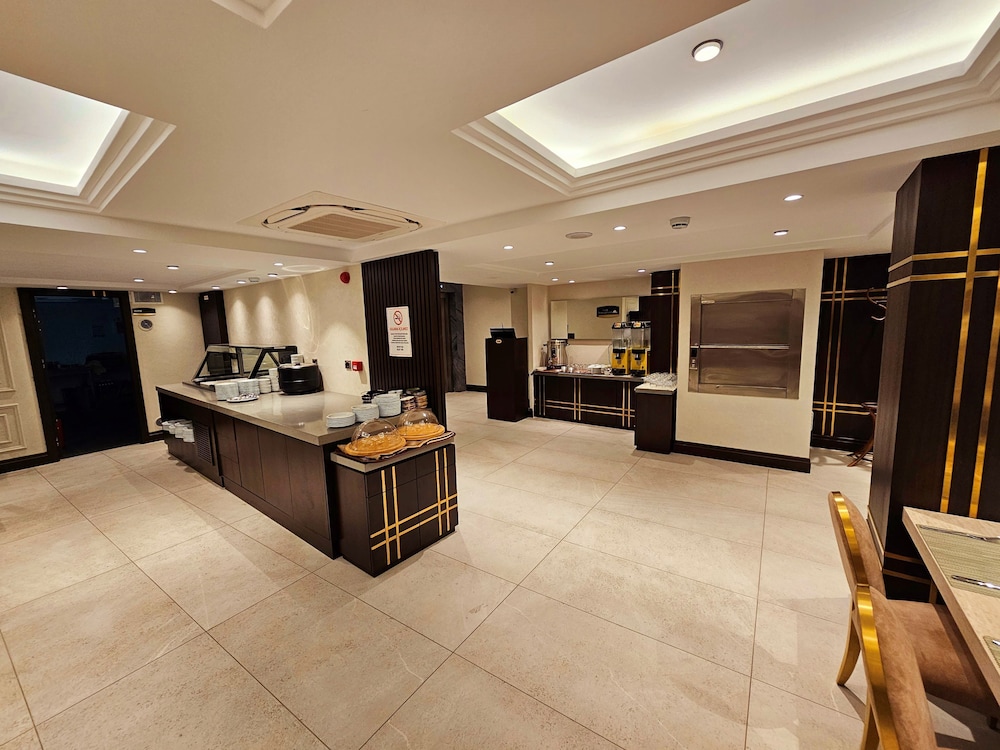Asur Imperial Hotel 4/38