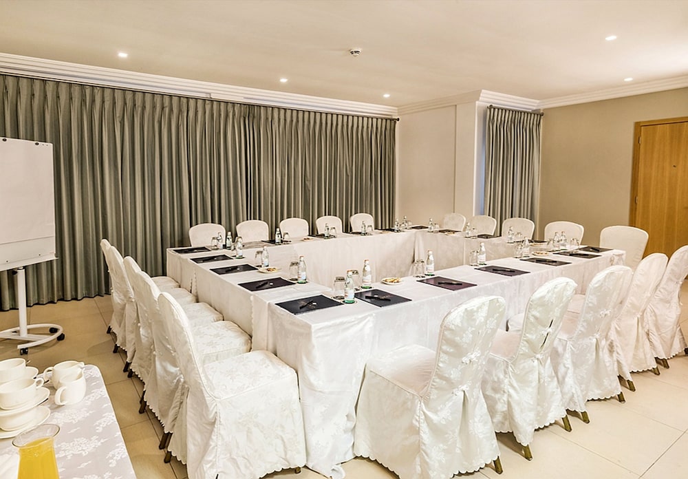 Fiesta Residences 59/67