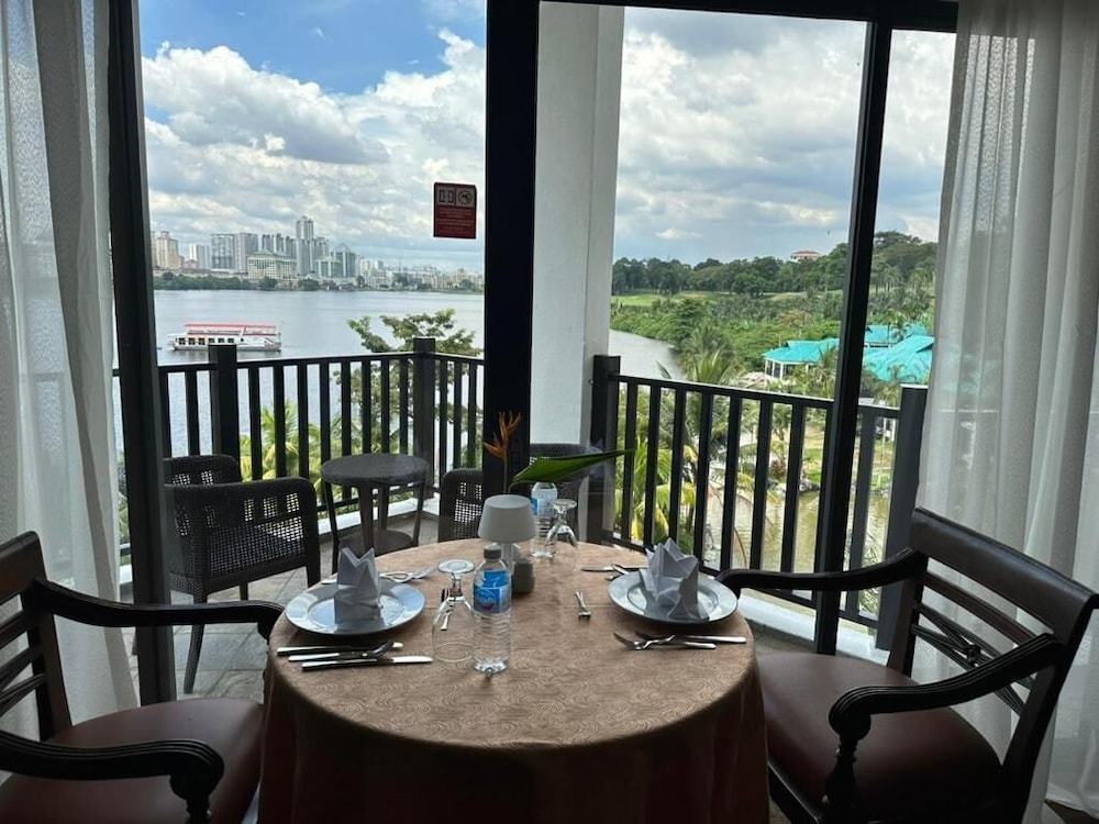 Mines Beach Resort Hotel & Wellness 40/48