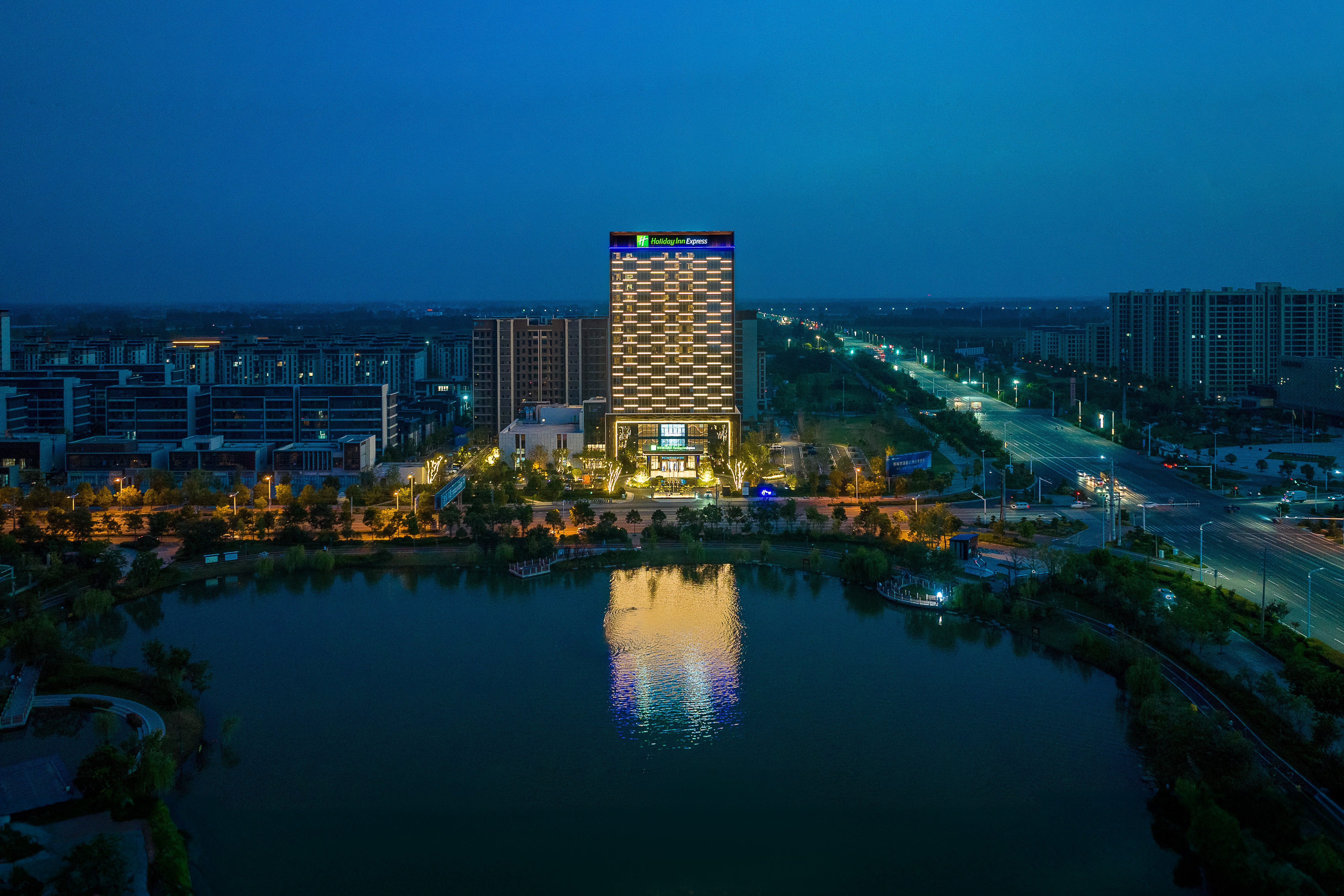 Holiday Inn Express Zhoukou Dancheng 6/38