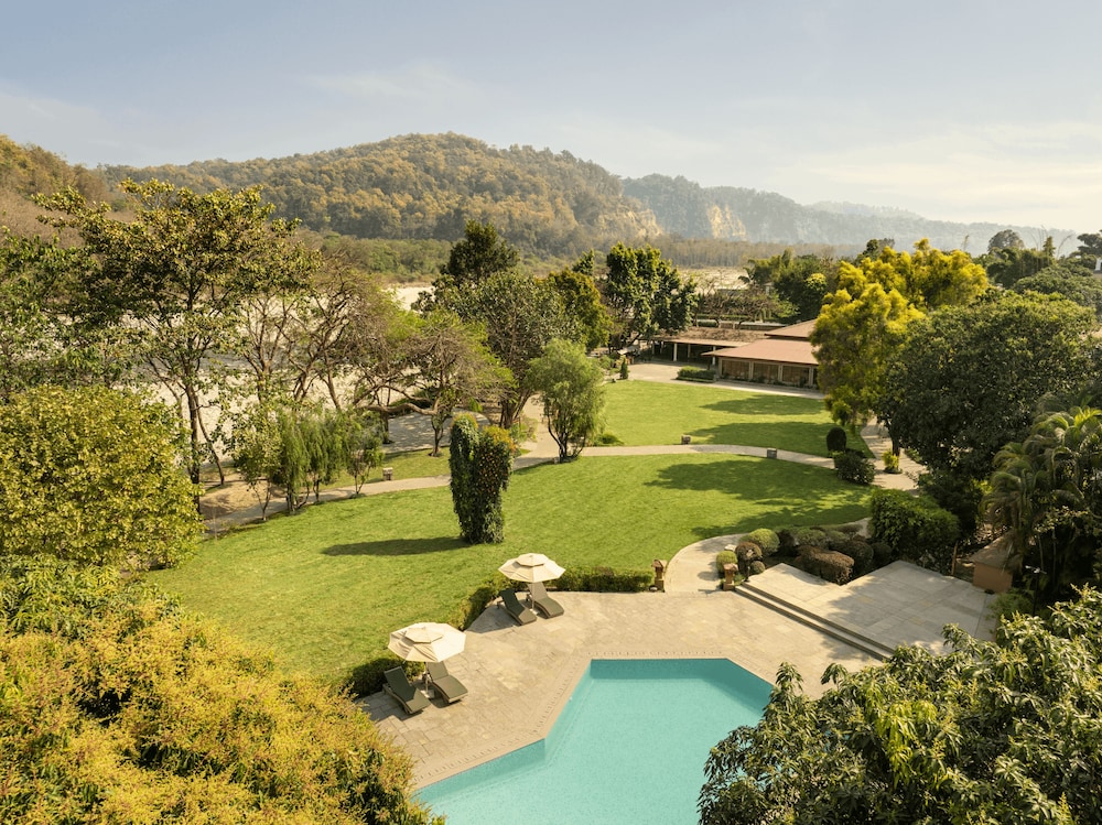 CORBETT RIVERVIEW RETREAT 58/66