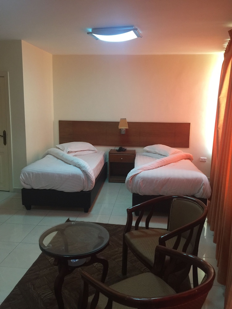 ZAINA PLAZA HOTEL 14/53