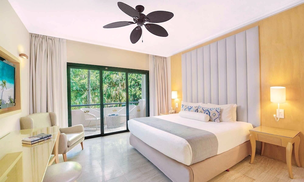 Grand Palladium White Sand Resort Spa All Inclusive 10/50