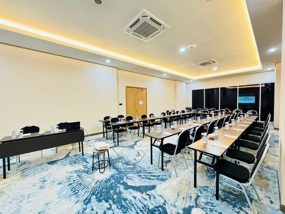 Howard Johnson By Wyndham Tangerang 55/62
