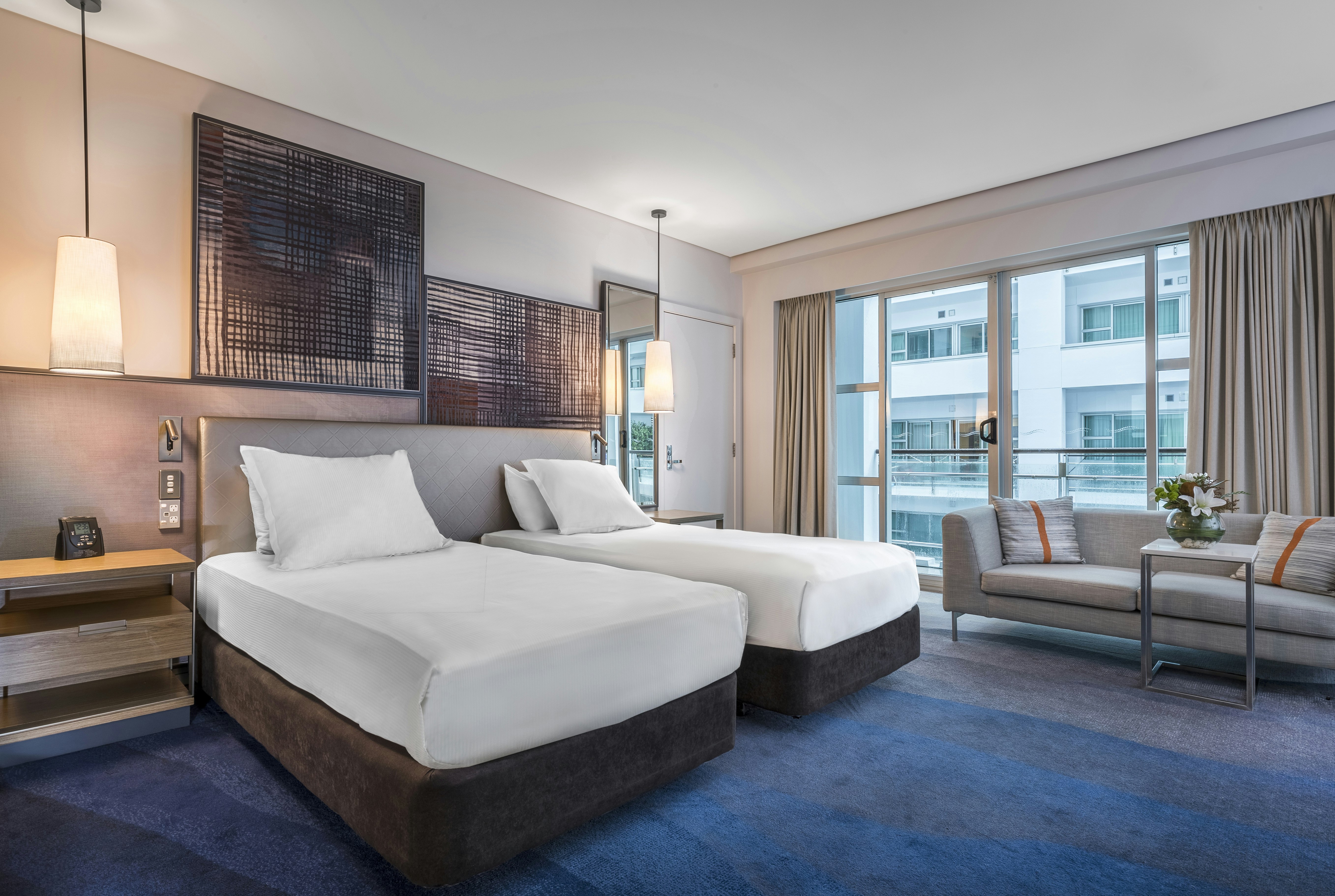 GUEST ROOM, TWIN BEDS