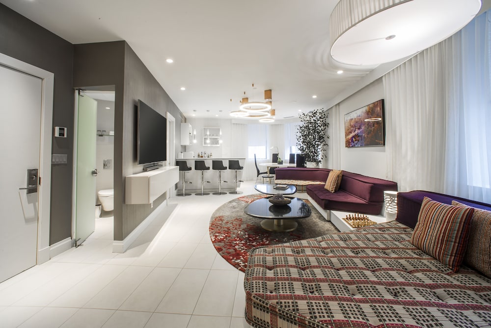 Dream Midtown 45/72