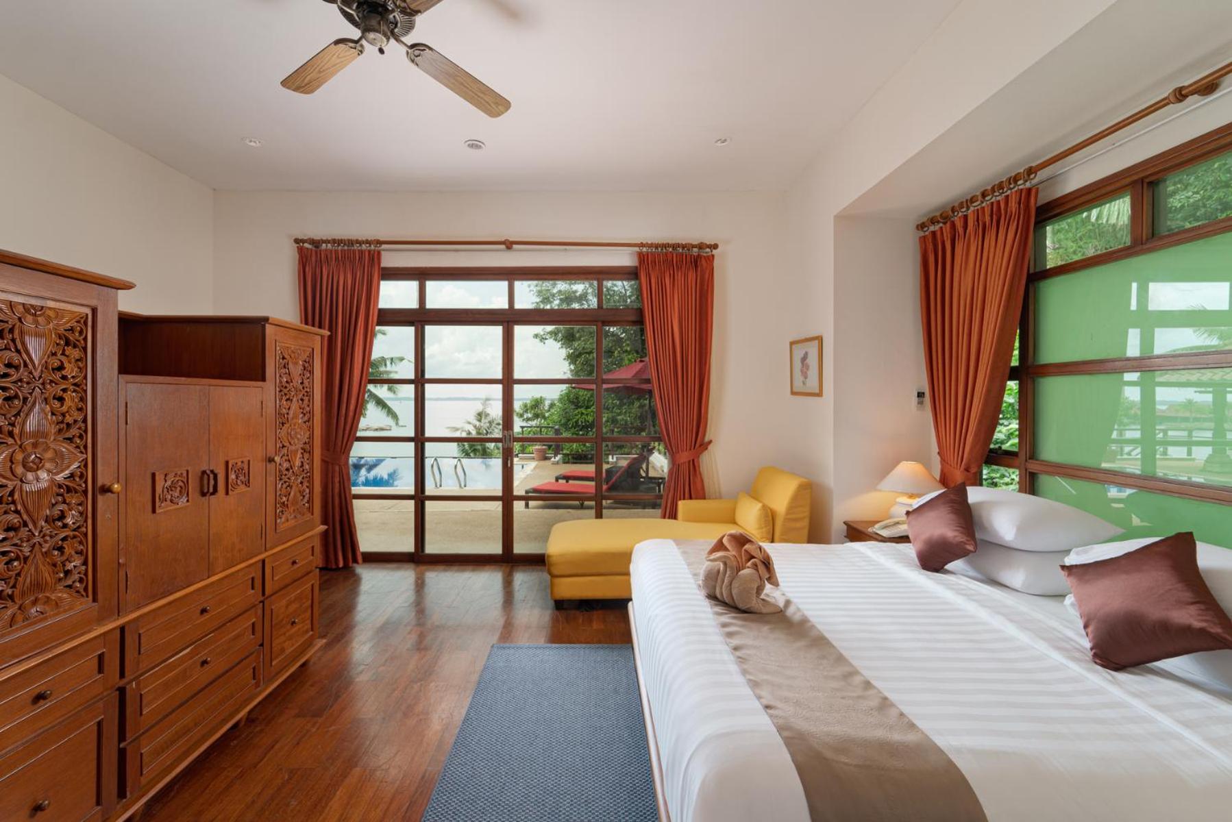 3 Bedrooms, Villa, Sea Front, Private Pool