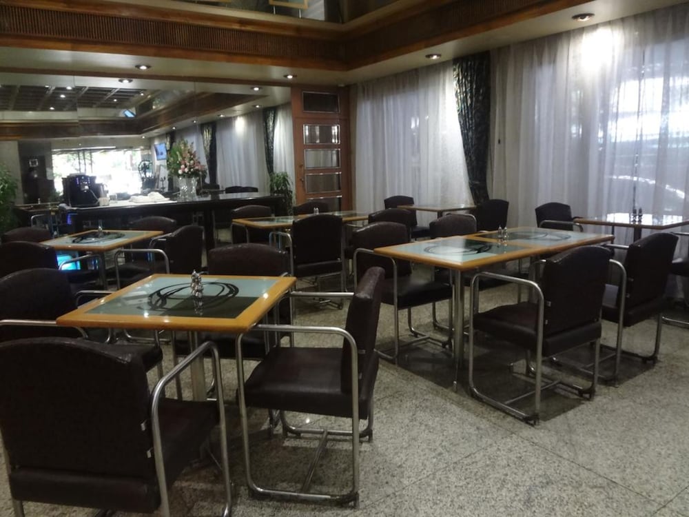 Hotel Midtown Pritam 48/58