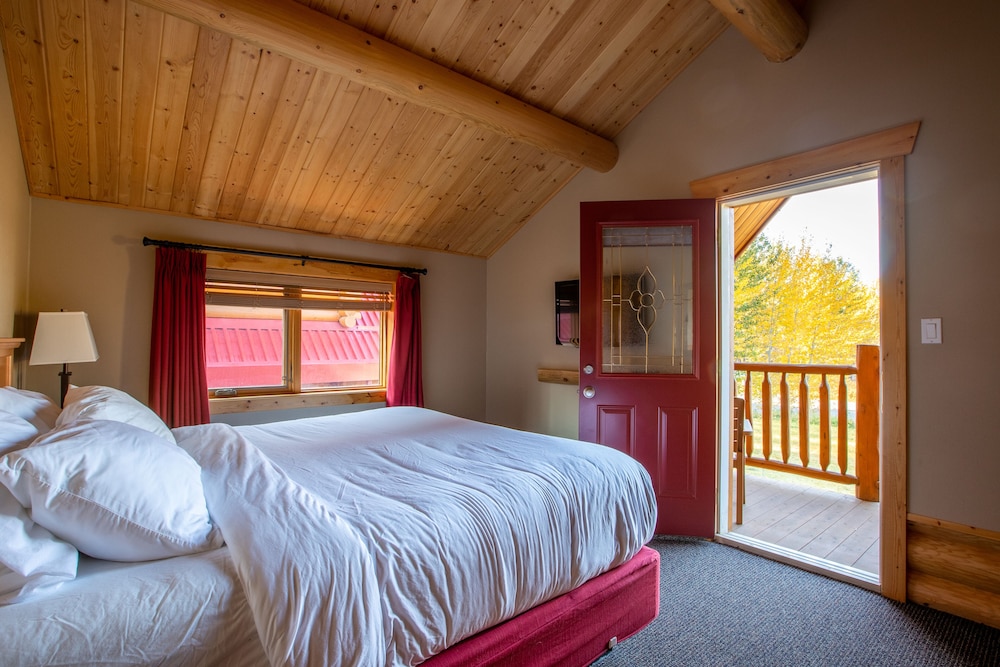 Miette Mountain Cabins 17/50