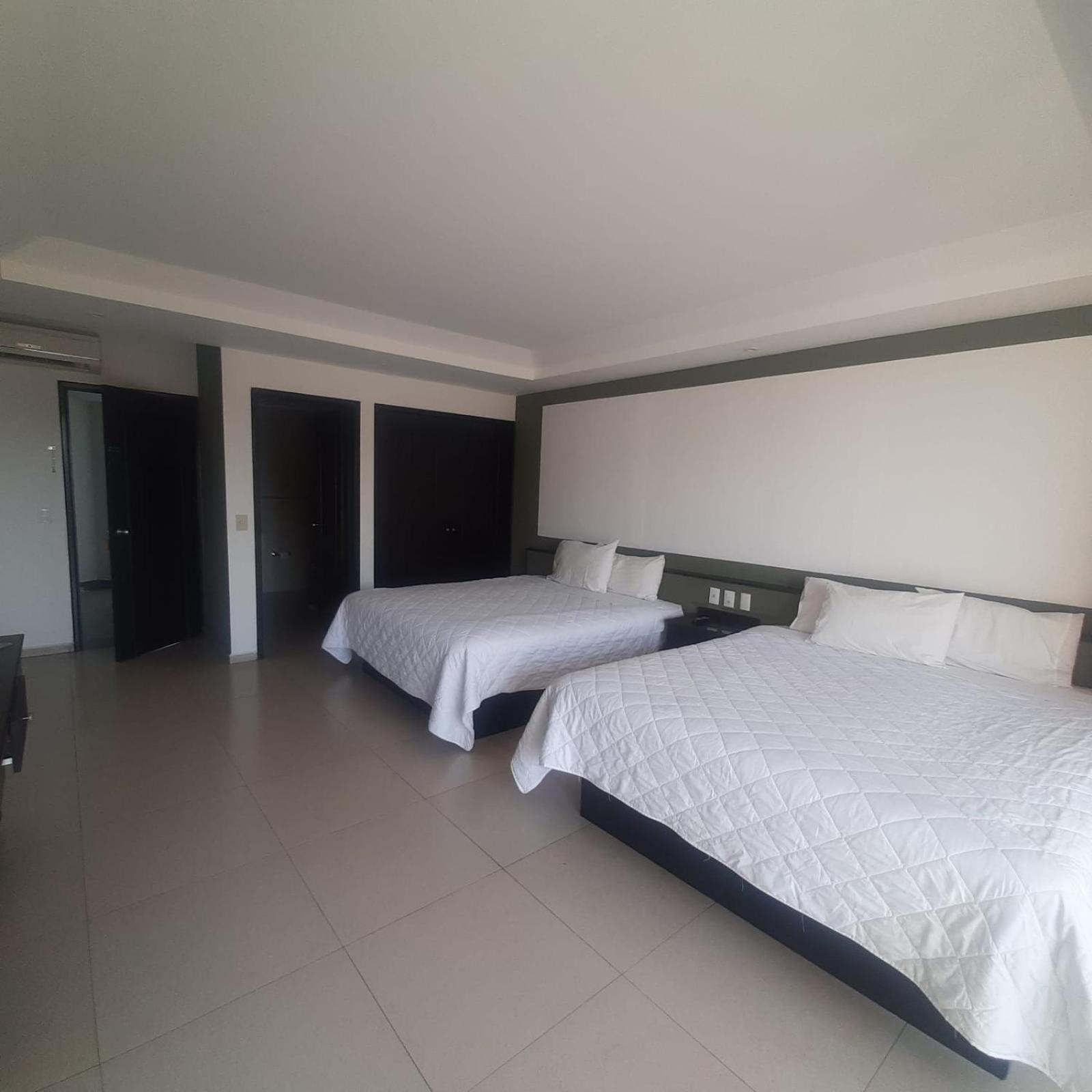 جناح رباعي، Hotel Borda Cuernavaca 3/10