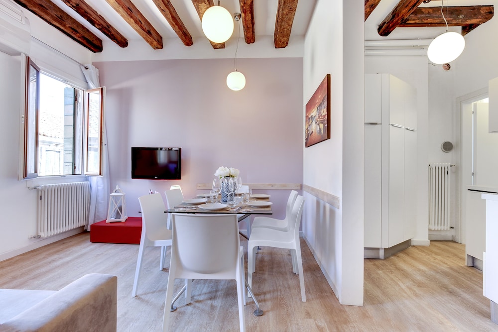 Rialto Botteri Apartments 40/50