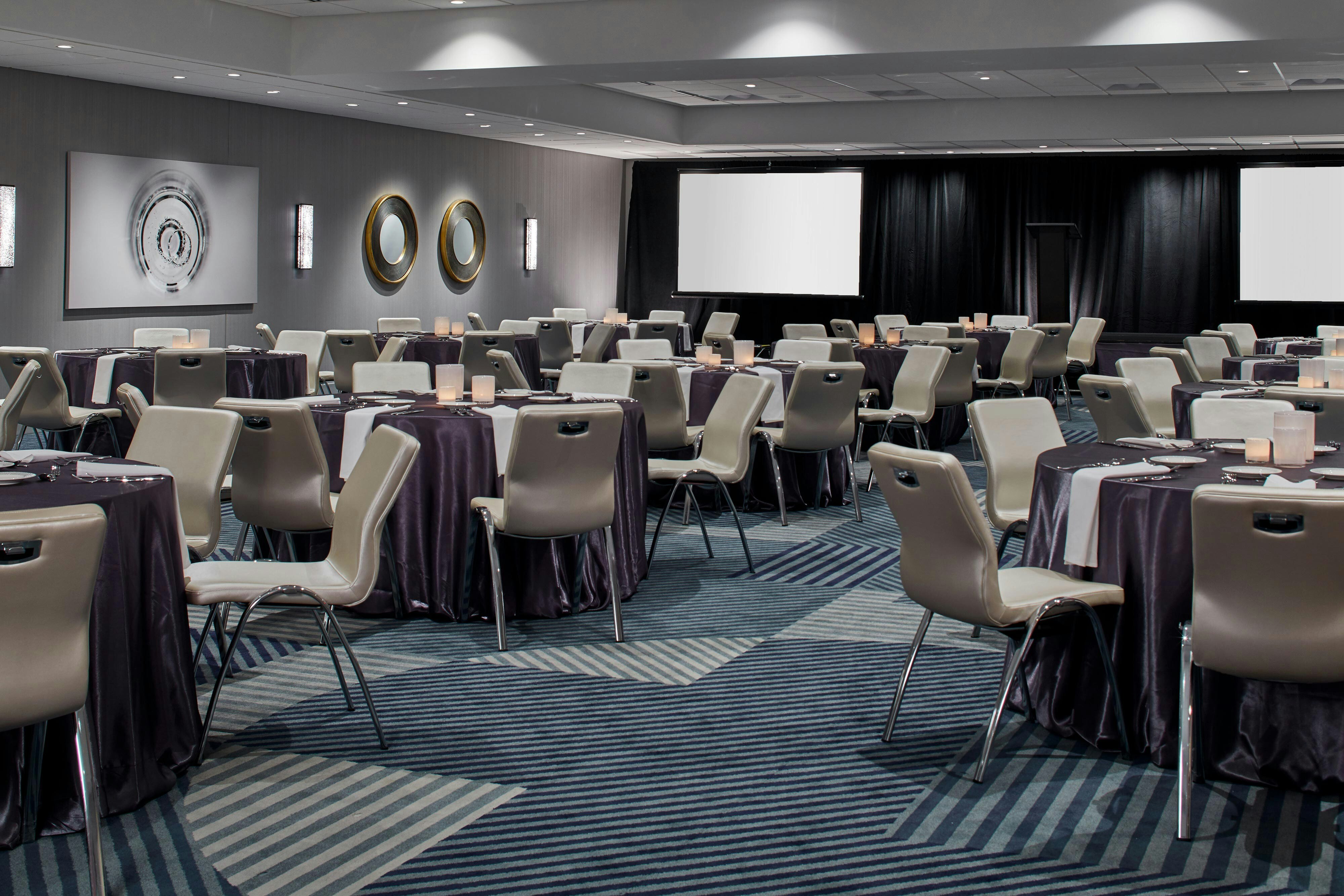 Le Meridien St. Louis Clayton (ex Sheraton Clayton Plaza Hotel) 23/36