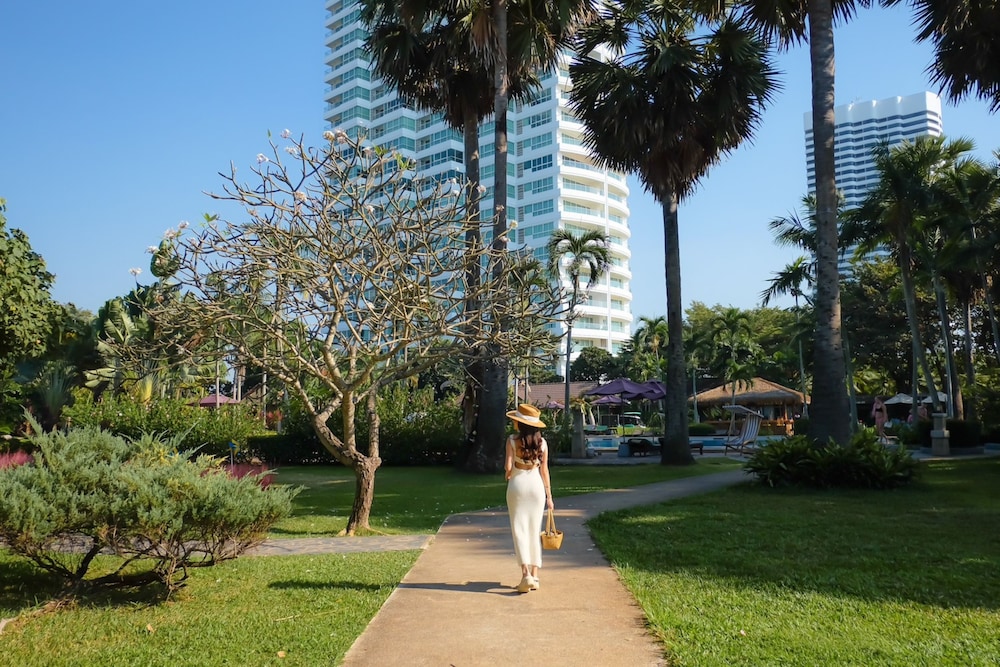 Botany Beach Resort 64/73