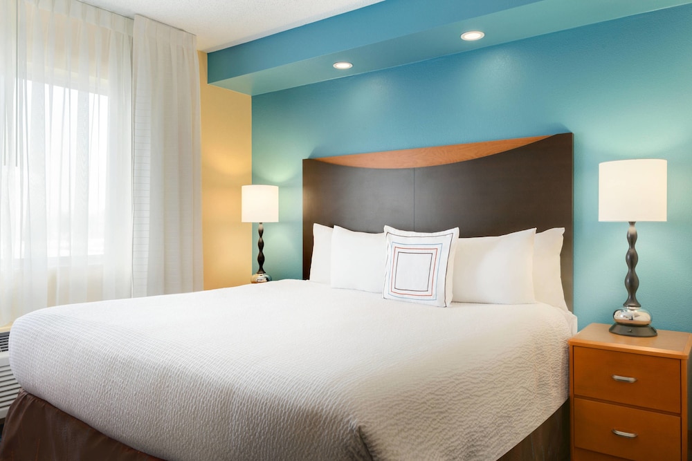 Fairfield Inn Suites Toledo Maumee 11/34