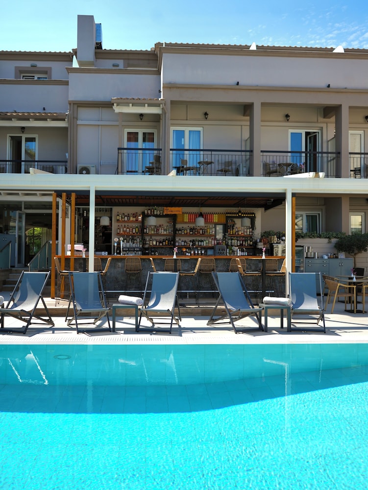 Telesilla Hotel 6/74