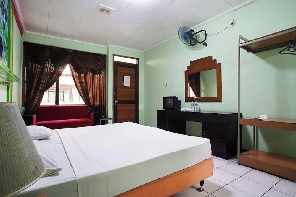 Hotel Bandung Permai by ZUZU 27/34