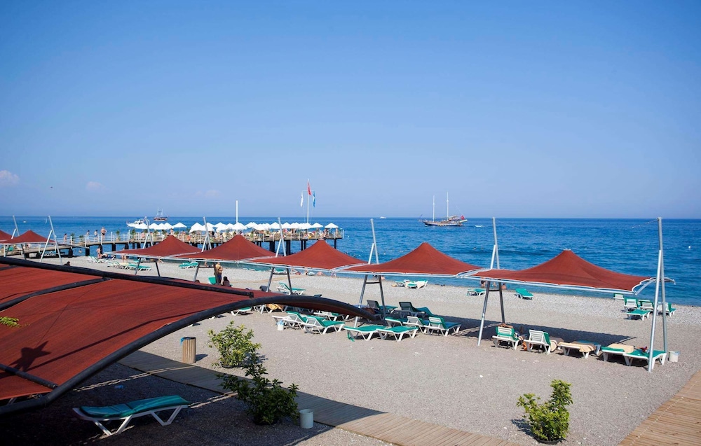 Limak Limra Hotel & Resort 74/79