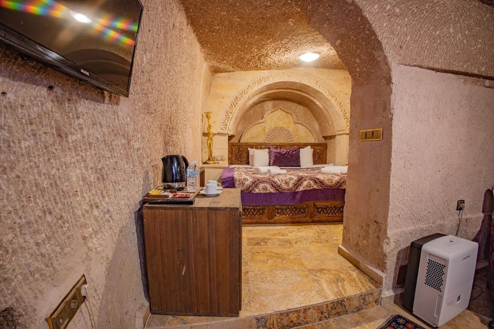 Royal Cave Hotel 2/58