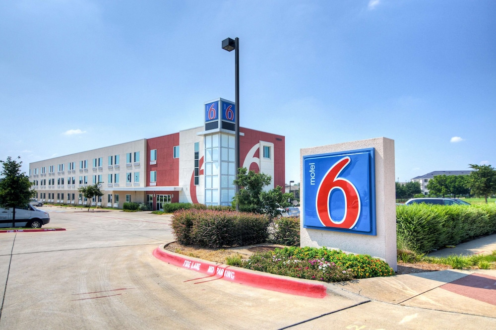 Motel6 Roanoke, TX - Northlake - Speedway 40/48
