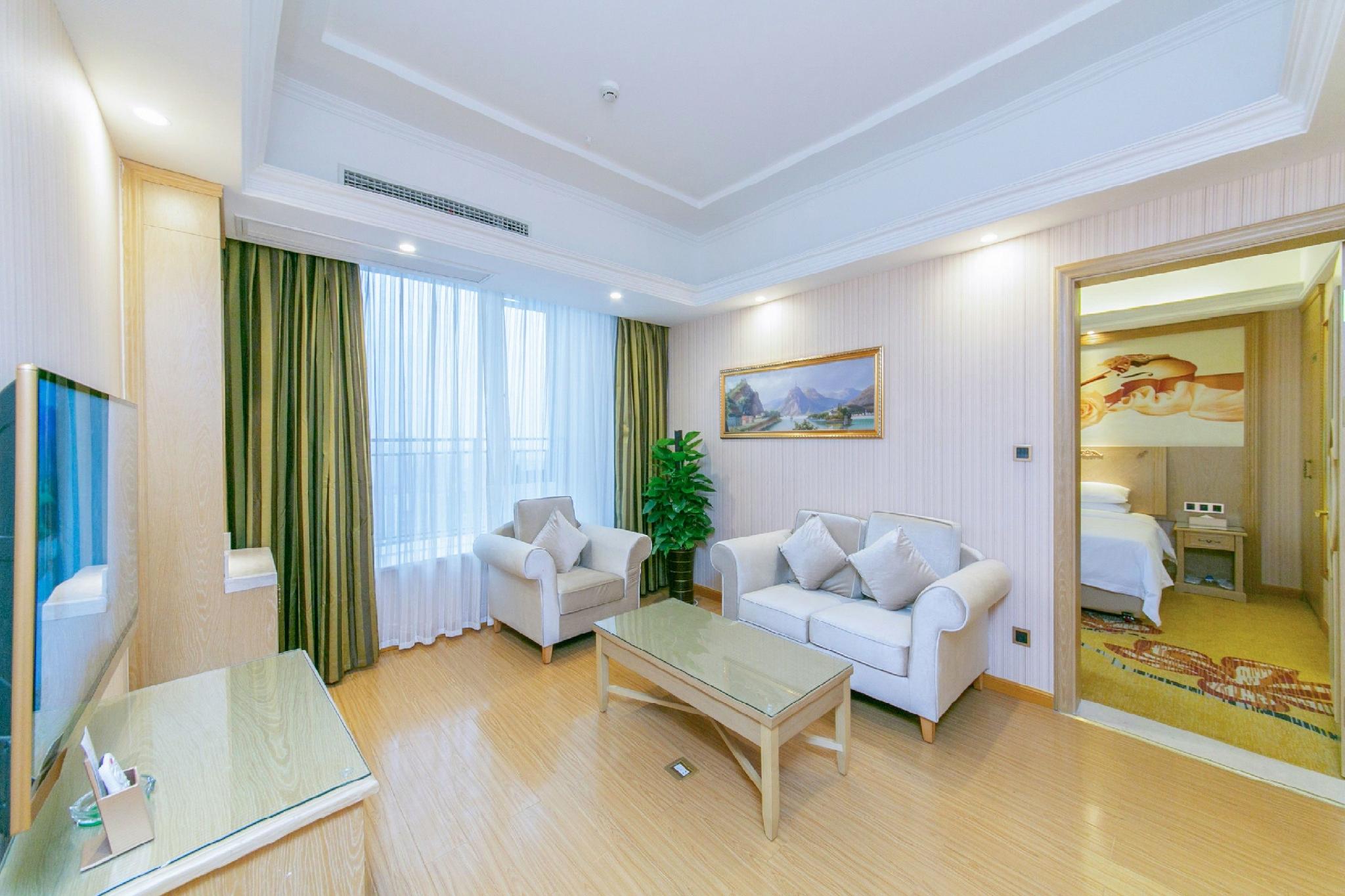 Vienna Hotel (North Square of Chengdu North Railway Station) 26/50