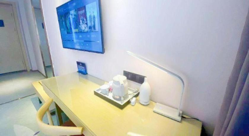 Lavande Hotel (Beijing Daxing Qingyuan Road) 48/55