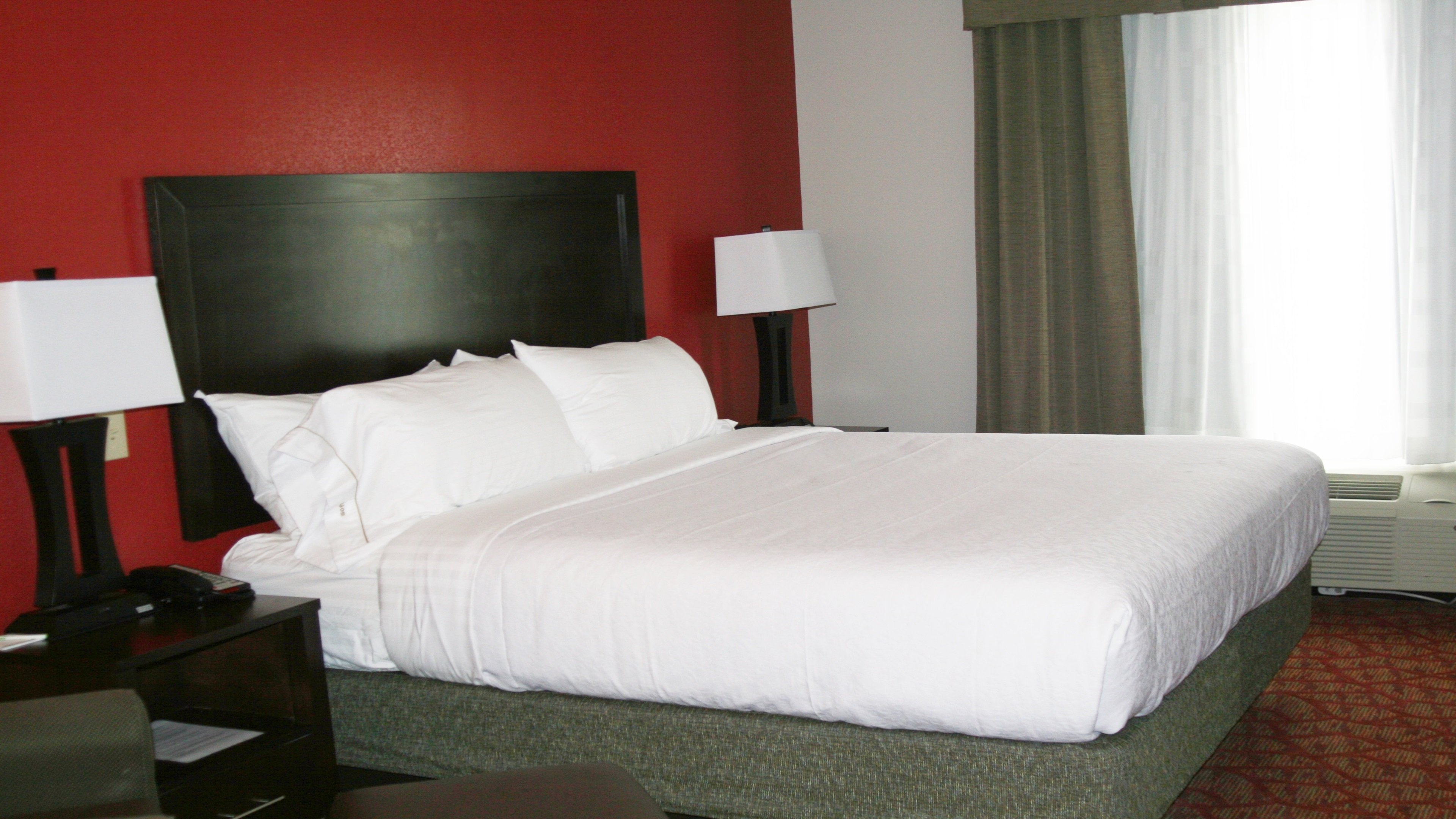 HOLIDAY INN GUIN 14/65
